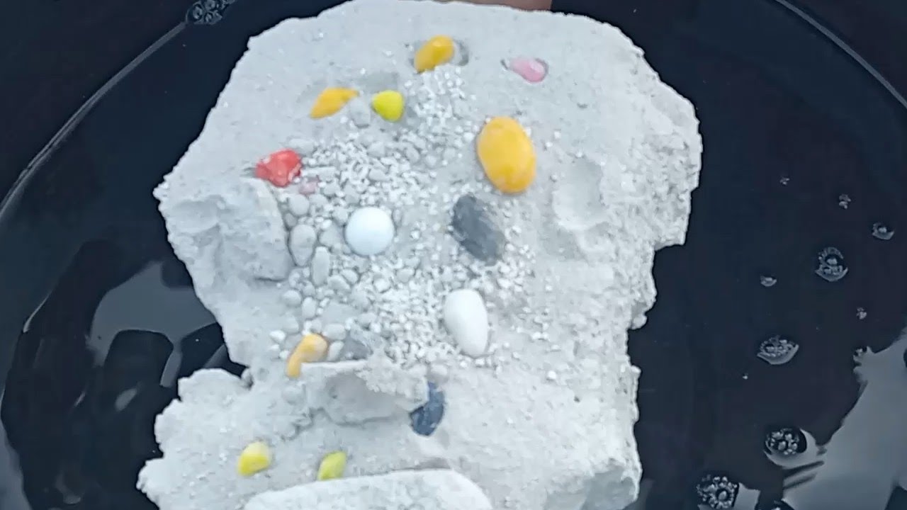 ASMR very soft sand and pure cement white chock mixdfull dasty dipping crumble in lots of water 💦💦💦