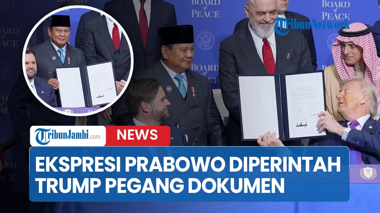 Ekspresi Prabowo jadi Sorotan Diperintah Trump Pegang Dokumen BoP