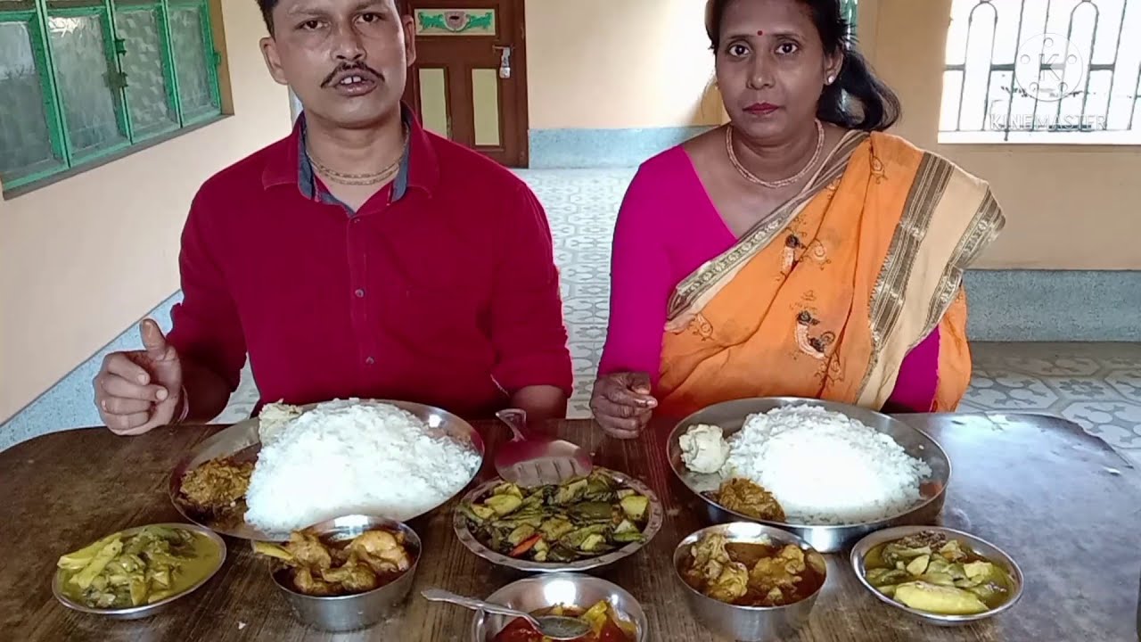 Cheerful Husband Wife Eating Lunch | Rice with Chicken | Rui Fish | Mankachu Vate | Mixed Vegetable