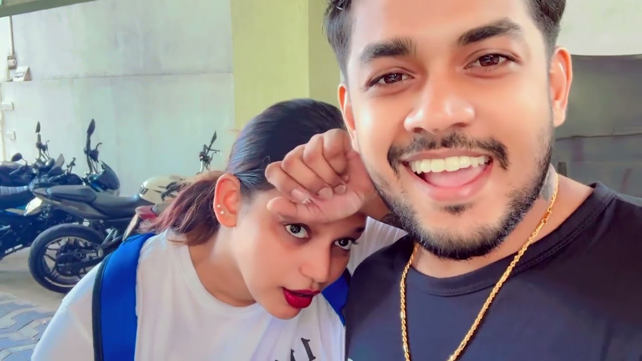 කවුද මල්ලි ?