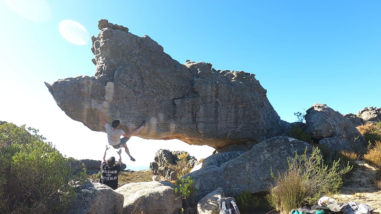 The Rhino 7B+/V8 -  Rhino Boulders, Rocklands
