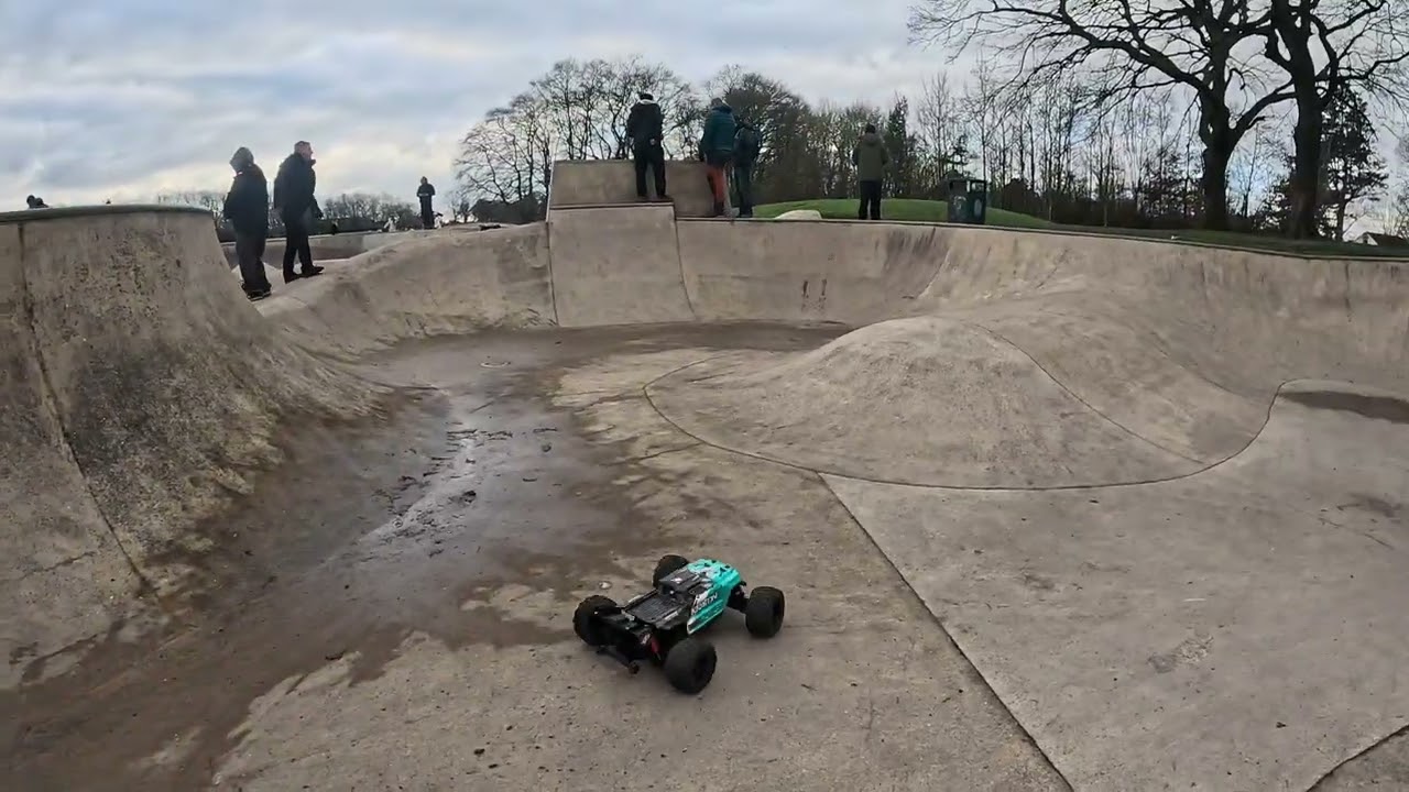 Arrma kraton 4s moor park skatepark 
