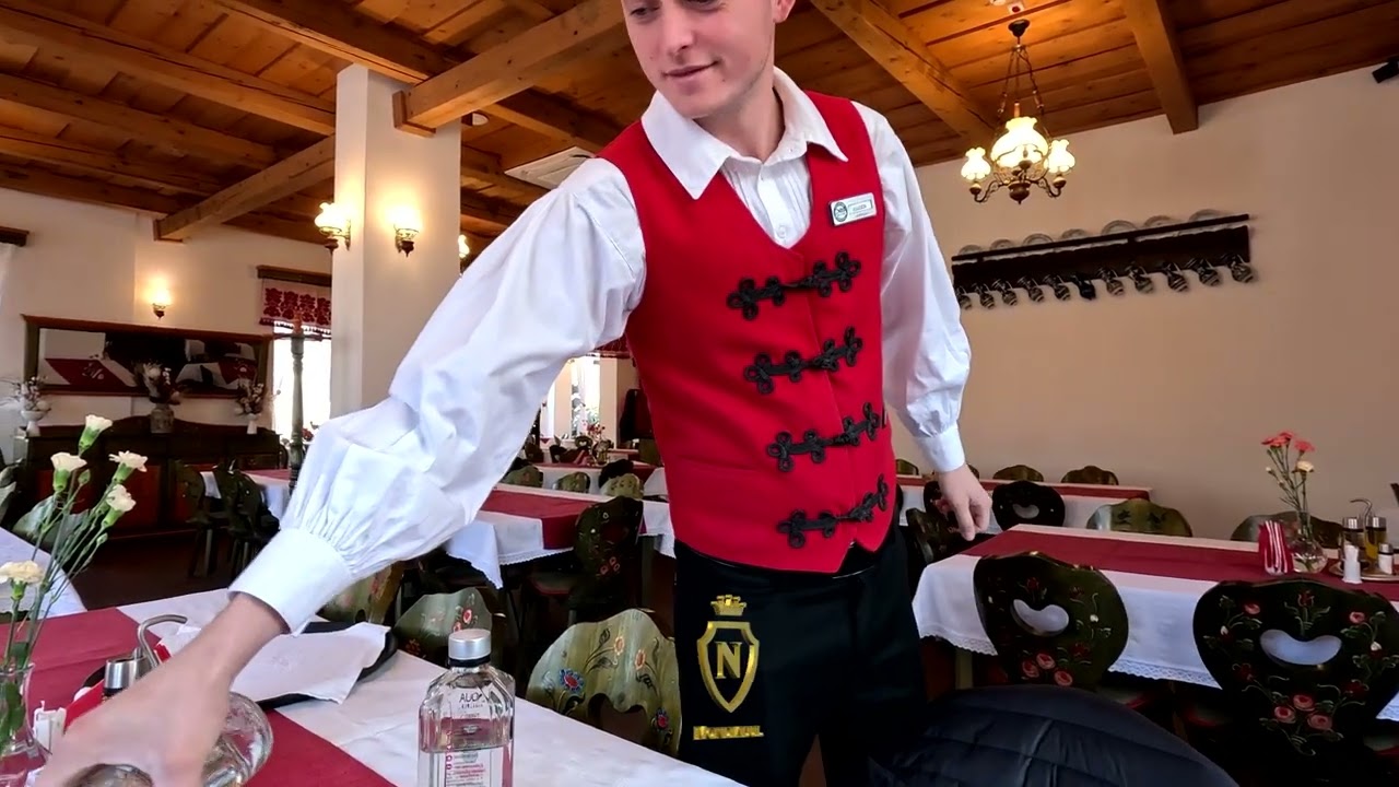 OCONASA A LOVIT UN CRATITA DE IAHNIE CU CARNAT