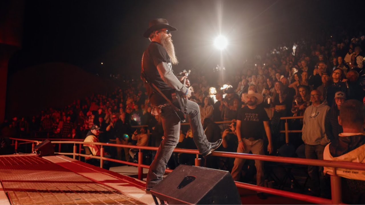 Cody Jinks - HURT YOU (Live at Red Rocks)