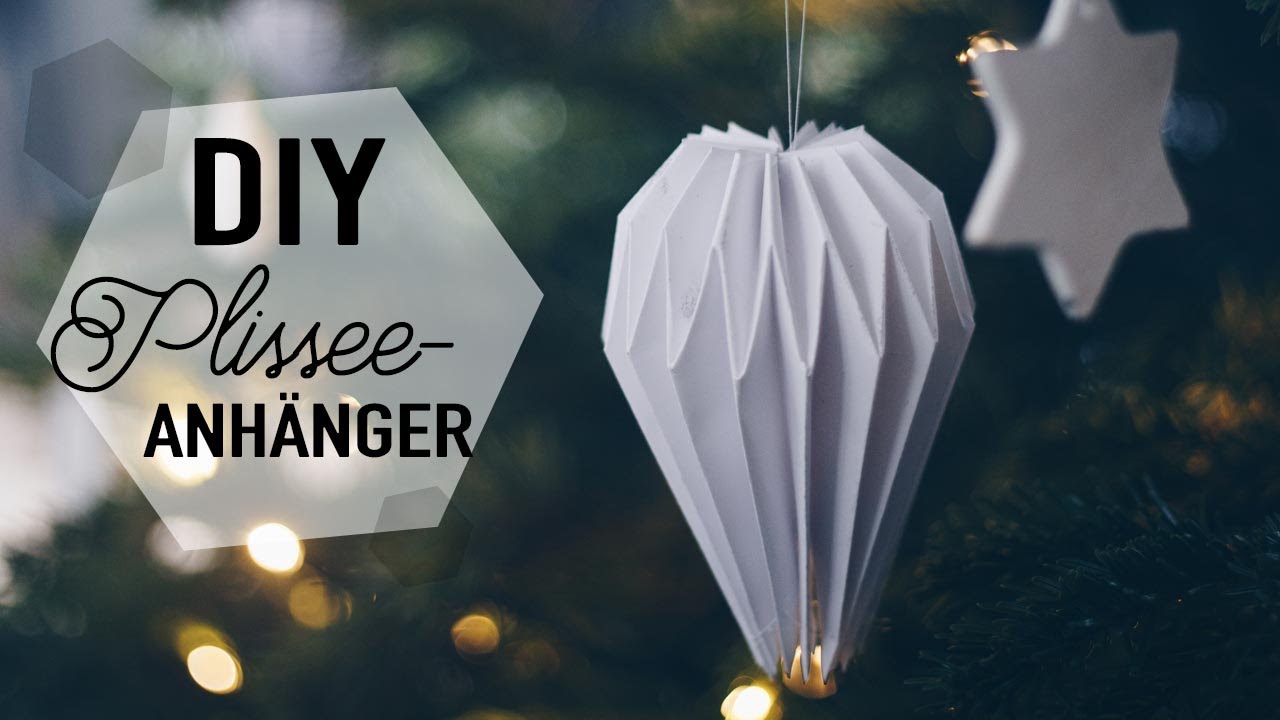 DIY Plissee-Anhänger falten - schöner Weihnachtsbaumschmuck aus Papier