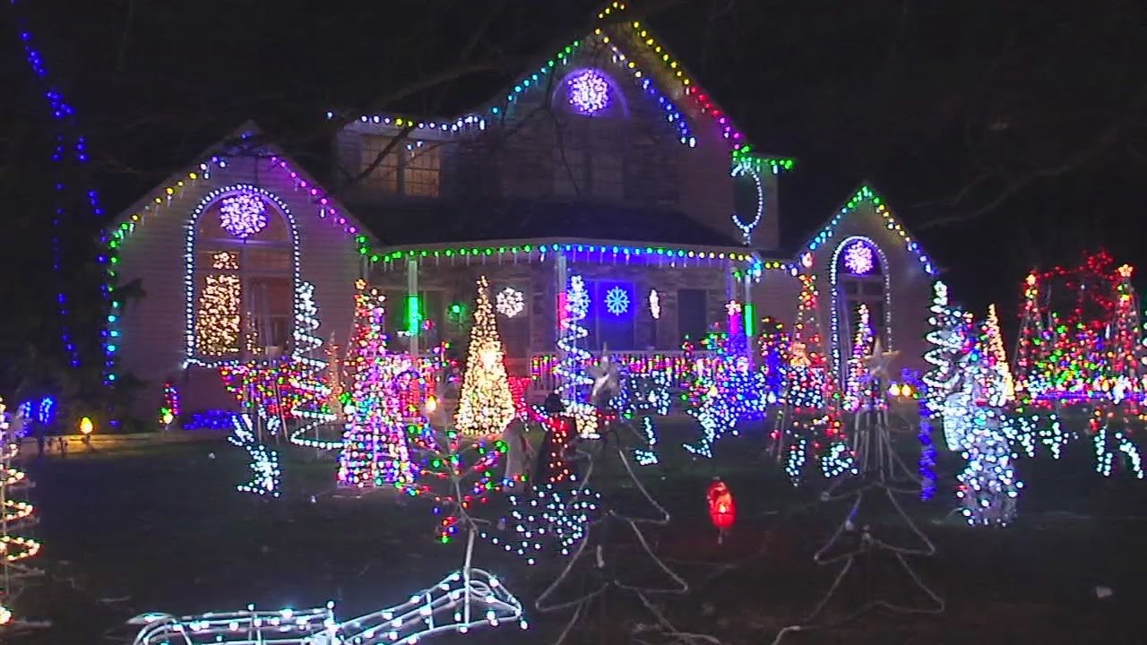 Family reacts to winning WFMZ's best holiday lights display