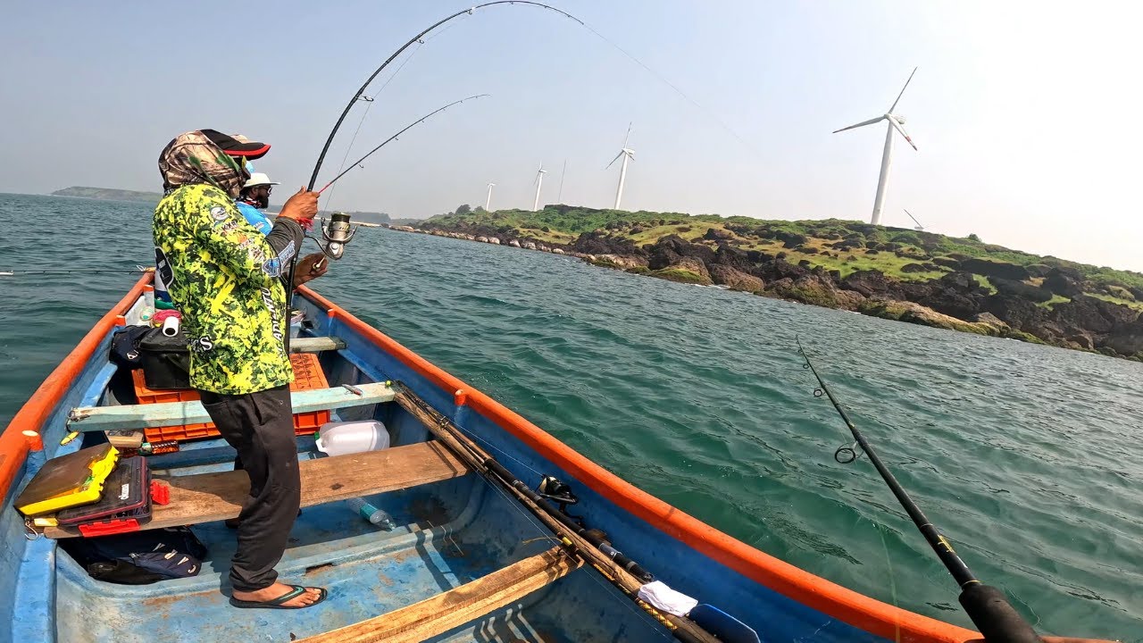 GT Fishing Action – Back-to-Back Catches | BarraHunter