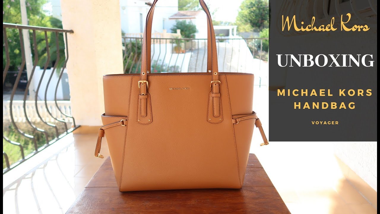 Unboxing Michael Kors Handbag | Voyager | Small