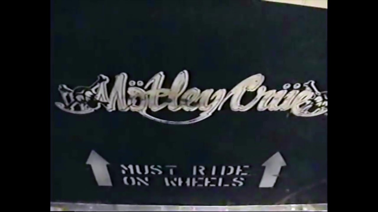 M&ouml;tley Cr&uuml;e: Making of New Tattoo Pt 2 - Mick Mars (Guitar Session)