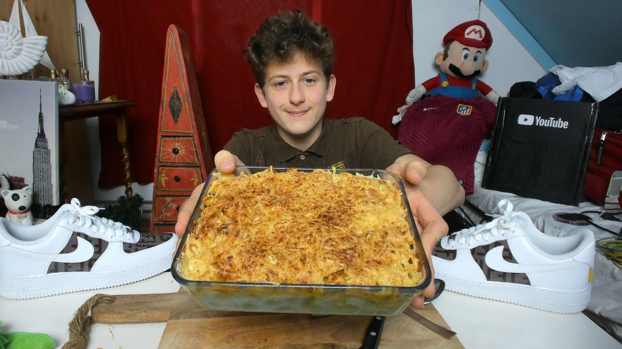 MAC & CHEESE MUKBANG🤤! BEST MAC & CHEESE IN THE WORLD| CHEESY CRUST MACARONI