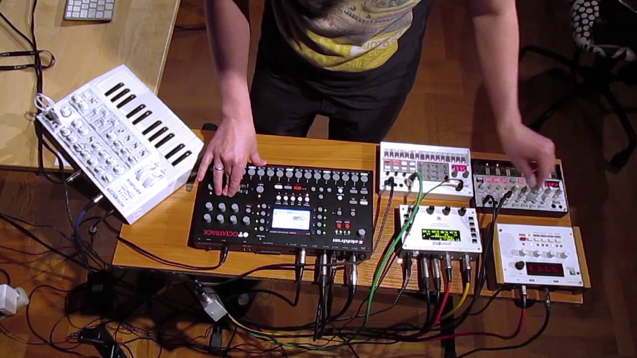 Octatrack, Volca Sample, Volca Bass, Shruthi-1, PreenFM2, Microbrute - OT002 Live Jam