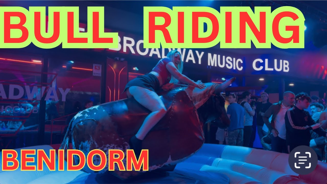 🔥 Stunning Girl Conquers Mechanical Bull in Benidorm, Spain! 🏆😱 Must Watch! 🇪🇸