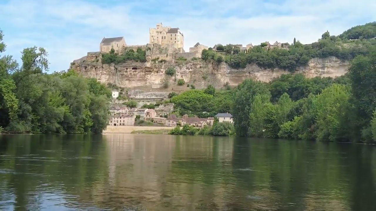Kayaking down the Dordogne River from La Roque- Gageac. July 2023