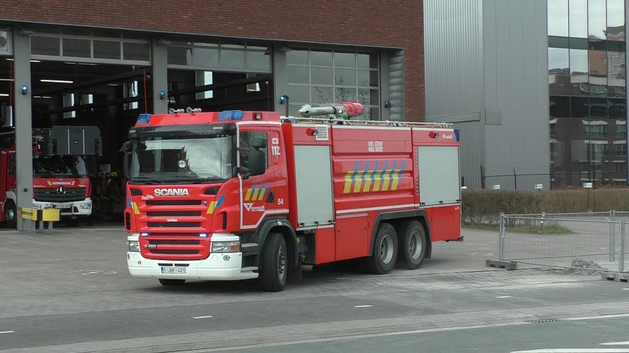 Industriebrand in Deurne | Antwerpse brandweerposten Noorderlaan en Linkeroever met spoed onderweg!