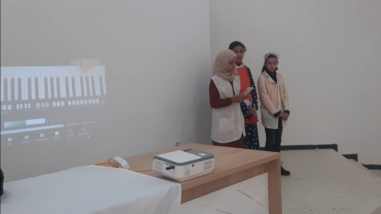 إبداع تلميذات قسم 3م2 ف1 في أنشودة من أجلك عشنا يا وطني، يوم الشهيد 18 فيفري2022 متوسطة أولاد الحاج