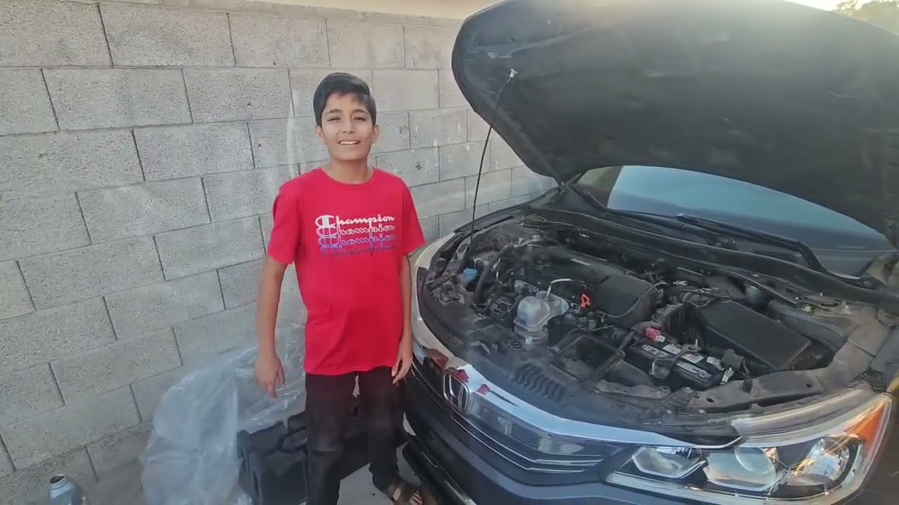 Слив и заправка охлаждающей жидкости в Honda Accord 2017 года.