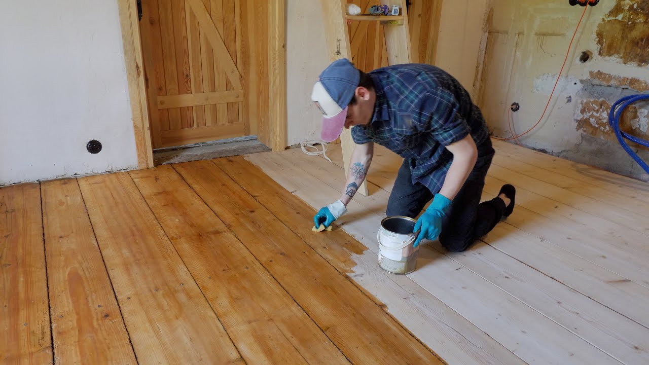 Remont drewnianej 100-letniej chaty, olejowanie uratowanej podłogi w kuchni!