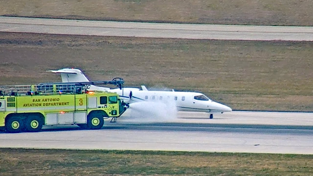 Пожар на колесе Learjet при посадке