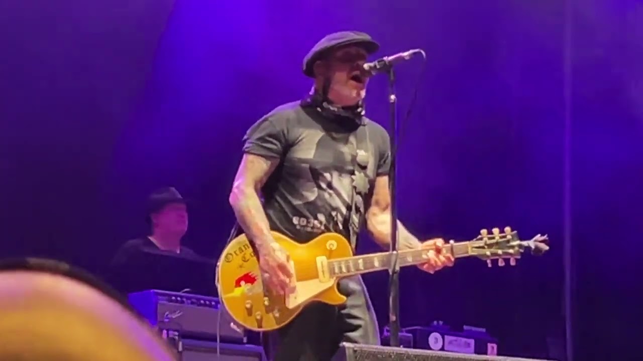 SOCIAL DISTORTION 