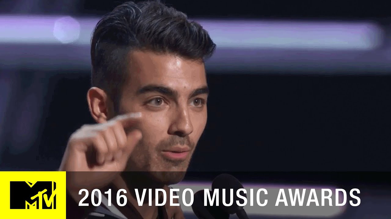 DNCE Wins Best New Artist | 2016 Video Music Awards | MTV