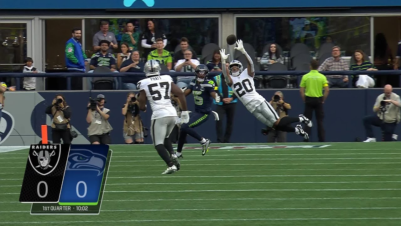 Isaiah Pola-Mao picks up Lock's read with Raiders' INT