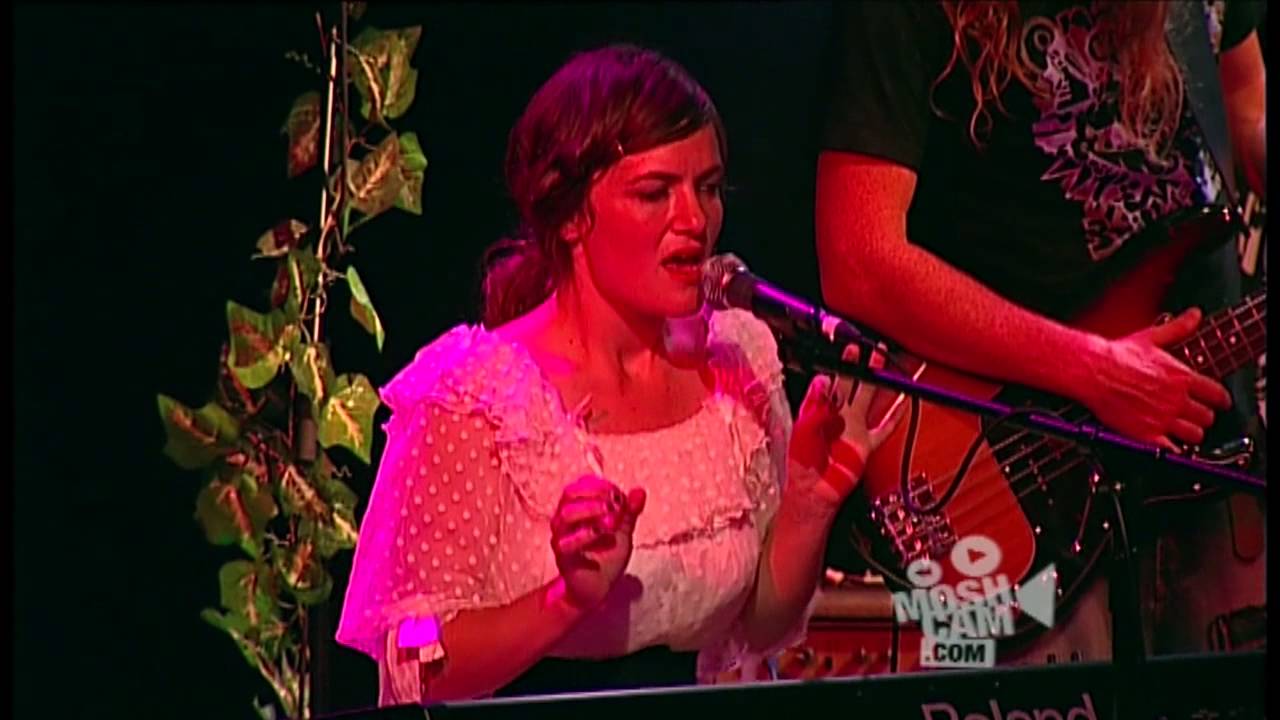 Angus & Julia Stone - A Book Like This (Live in Sydney) | Moshcam