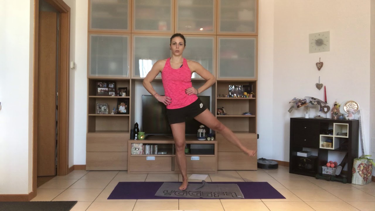 GLUTEI AL TOP: circuito di esercizi a corpo libero da fare a casa