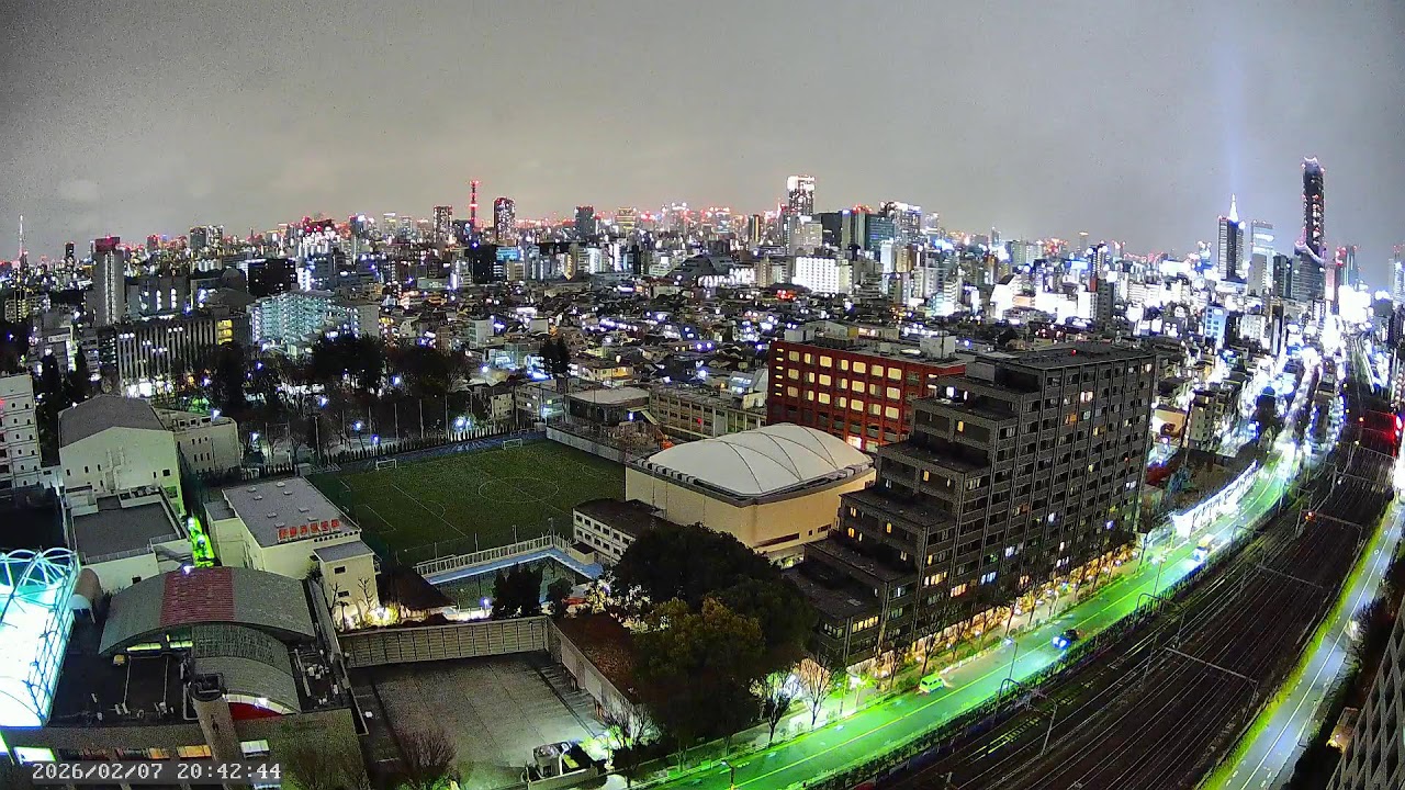 TOKYO LIVE CAMERA ライブカメラ東京 左に東京スカイツリー 右に歌舞伎町タワー 新宿と新大久保駅周辺 東京の天気  鉄道ライブカメラ 山手線 西武新宿線