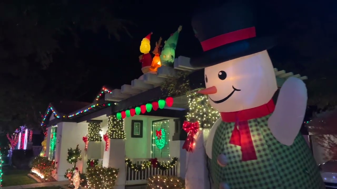 Christmas Lights in Agritopia in Gilbert, Arizona Walking Tour -- Holiday Lights Display