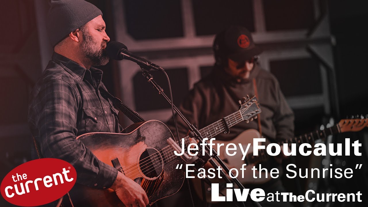 Jeffrey Foucault performing 