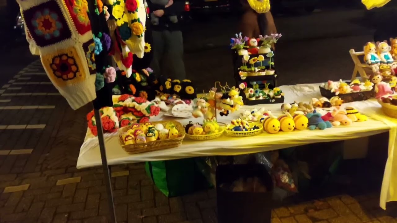 Candlelight shopping & music 2025