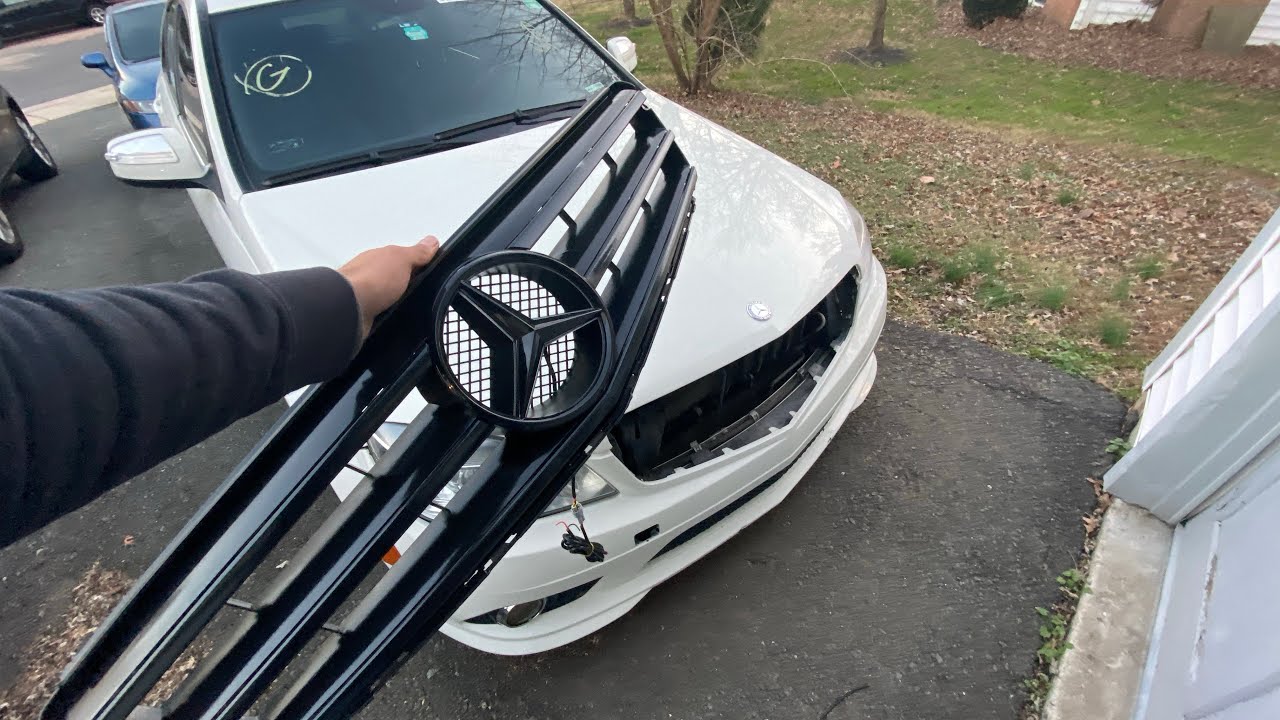 W204 C300 Black grill and light up star mod