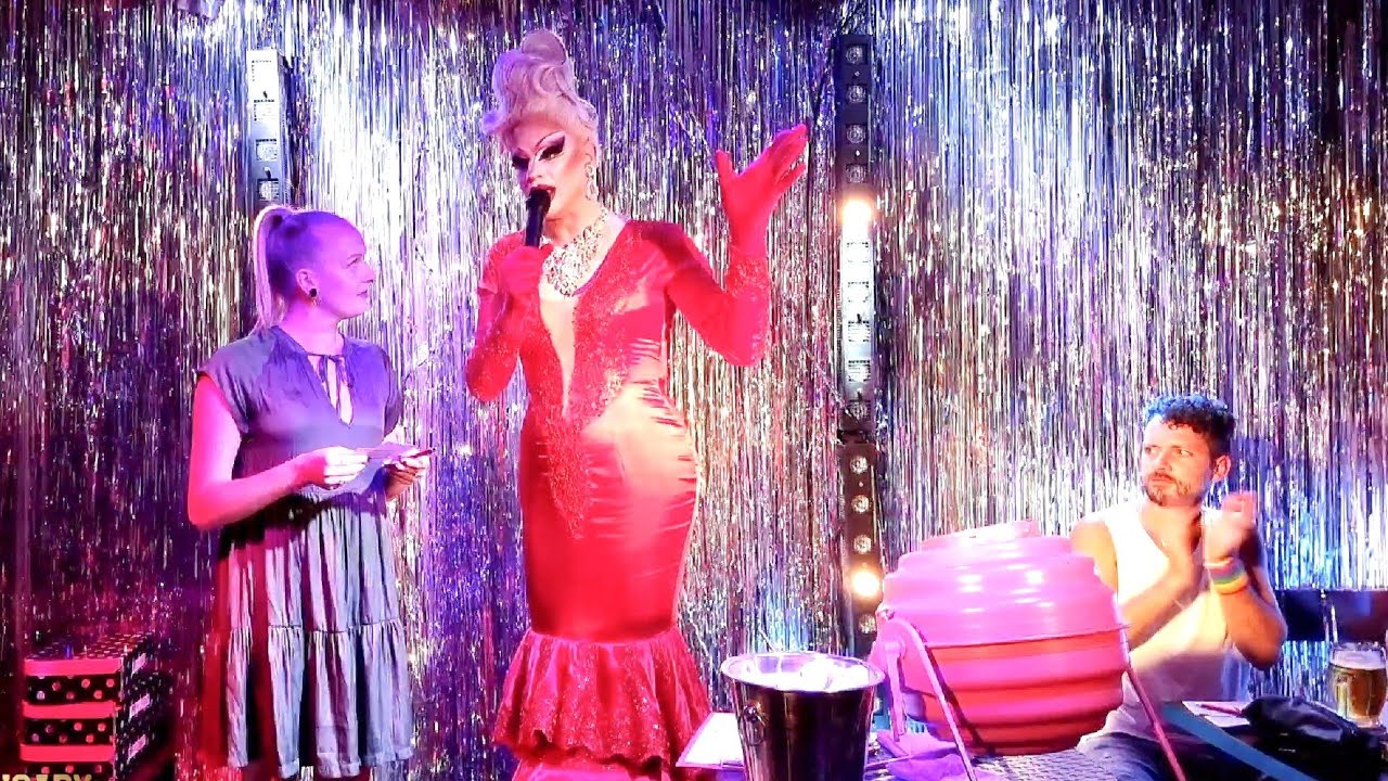 Drag queen bingo show with Valerie Divine in Piano Bar Prague, Czech Republic (Czechia) :: 4k