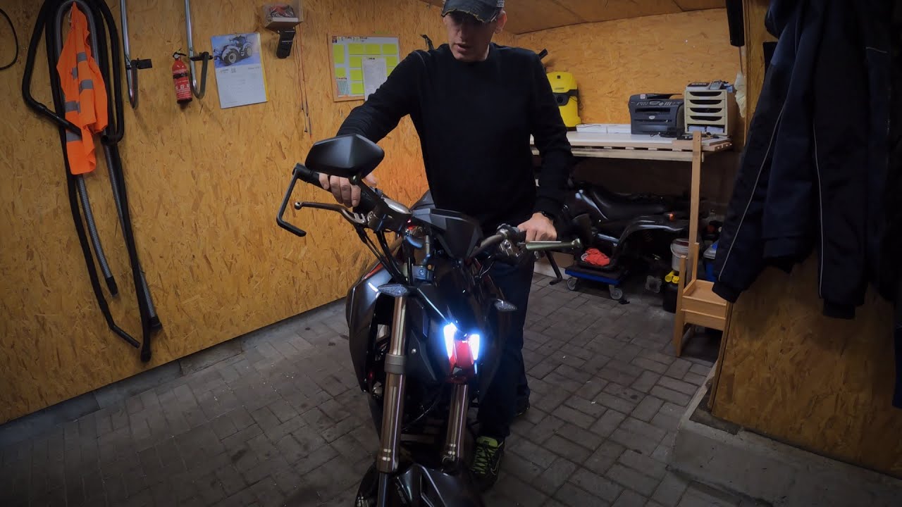 Zontes ZT 125-U Batterie im Schlüssel ist leer,trotzdem starten. - News für 2022  - Motovlog 125ccm