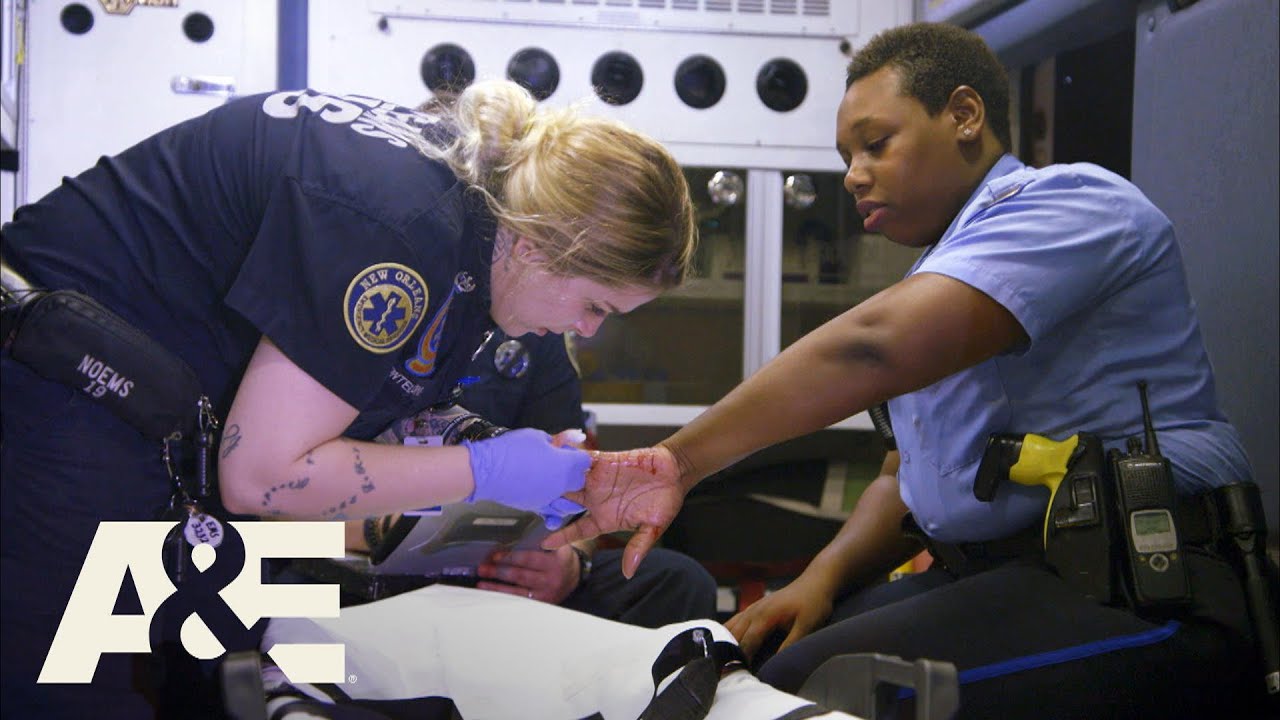 Nightwatch: Holly & Nick Treat Police Officer Injured in The Line of Duty (S3) | A&E