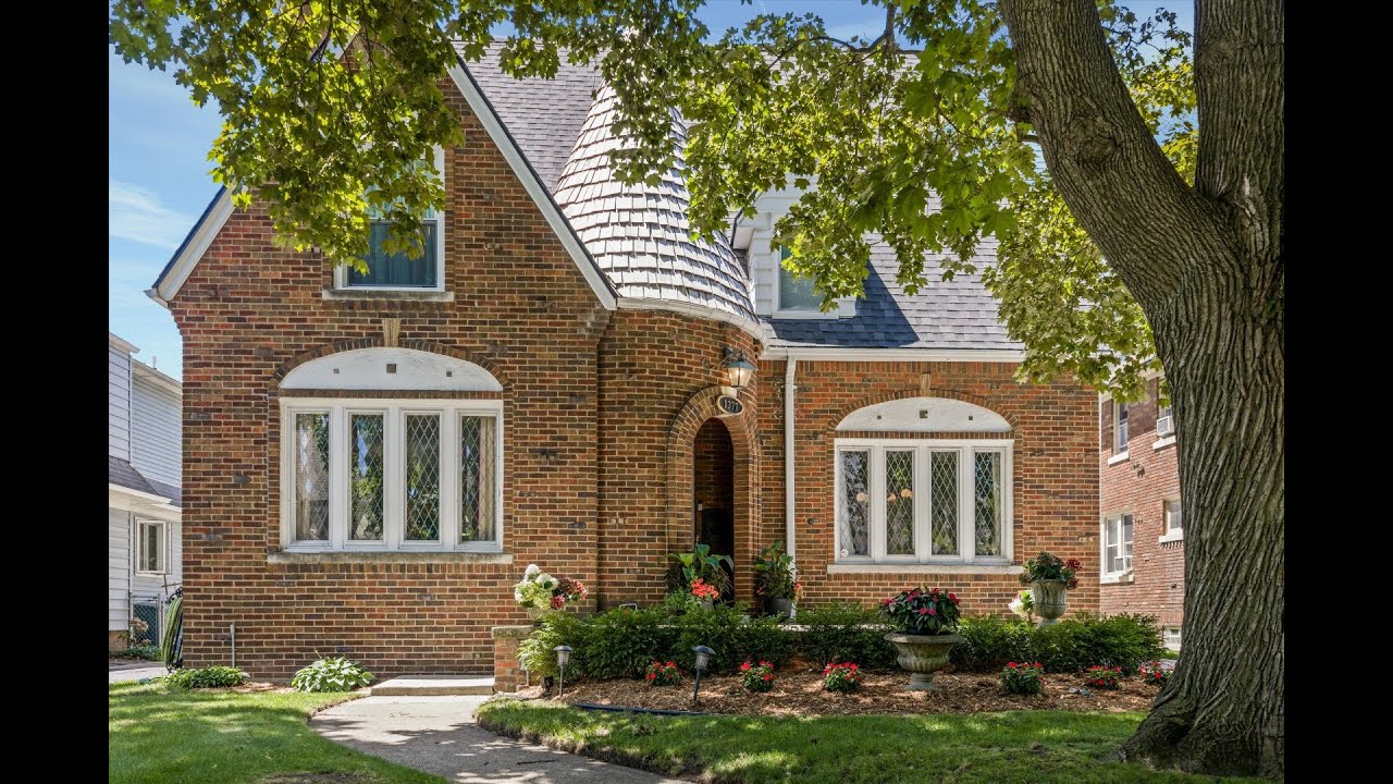1377 Harvard Rd Grosse Pointe, MI |