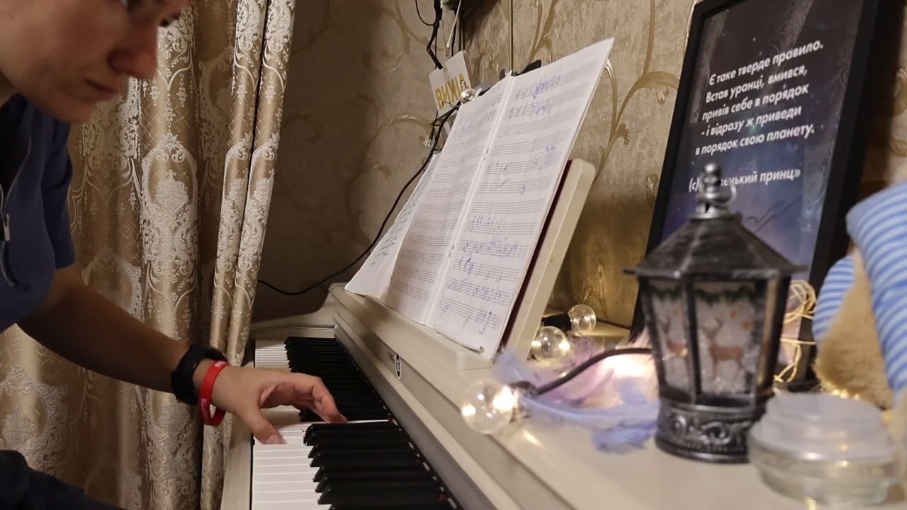 Thinking – atmospheric piano music for focus & reflection | calming & emotional. Hanna Soloviova