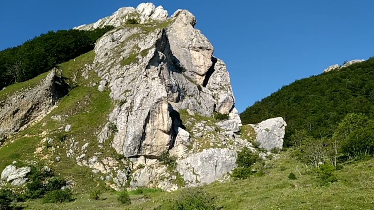 Da Pietransieri al C.delle Vacche, Monte Secine, M.Basilio e Pietra Cernaia sui M.Pizzi in Majella.