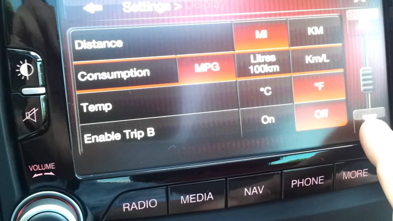 2014 Fiat 500L Uconnect Touchscreen Redneck Review
