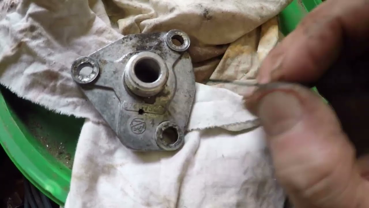 Vintage Thursday. Massey Ferguson tachometer oil seal change.