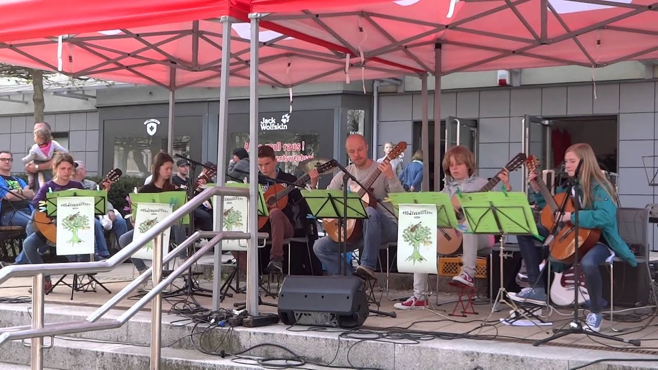 Koofen und Schwoofen 2015 - Gitarrenensemble (Something Stupid by Frank Sinatra)