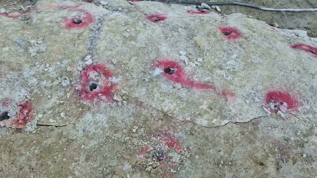 신기술 소음진동민원현장  발파없이 팽창성몰탈을 이용한 무진동암파쇄공법  유석토건주식회사 010-8878-6627  발파대안공법 팽창성몰탈 