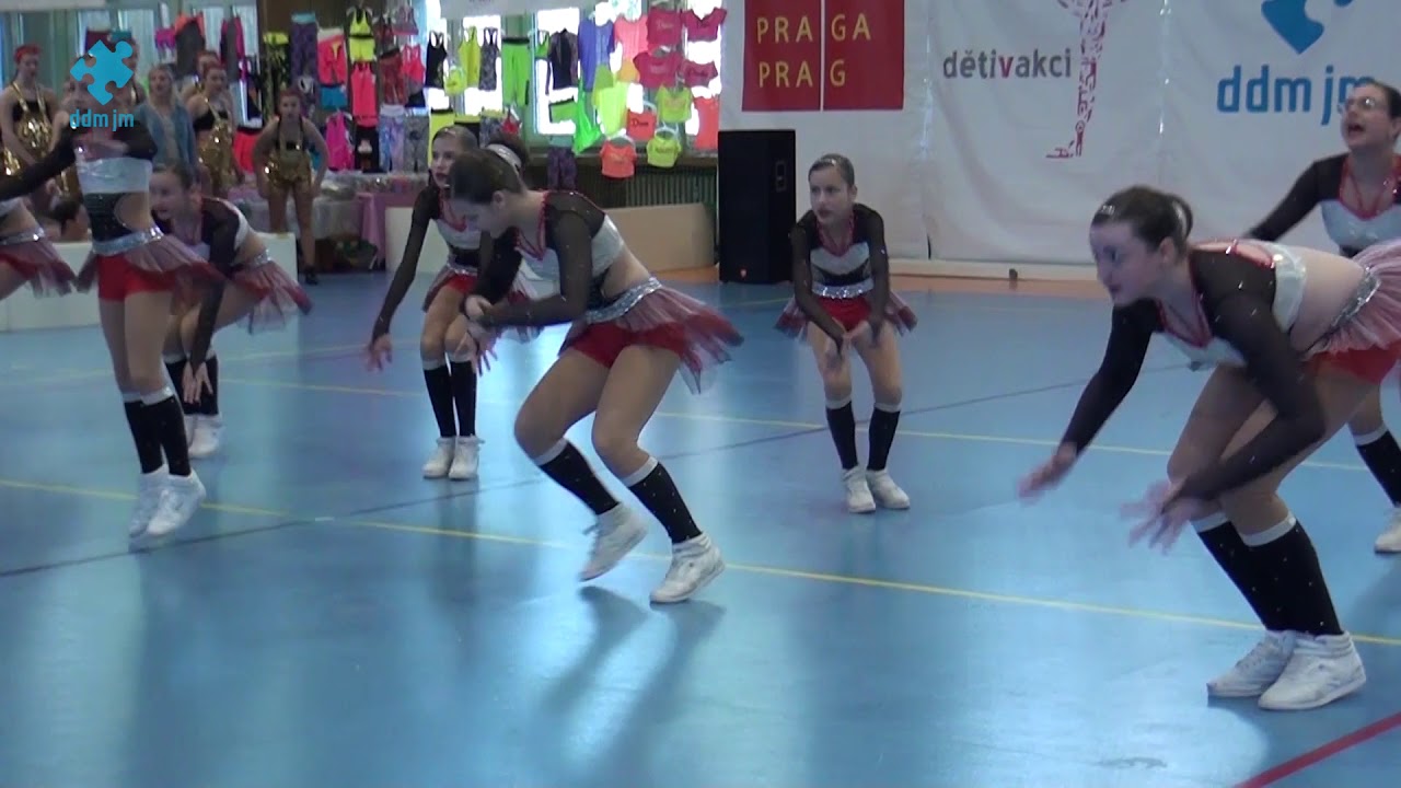 2018 04 07 Děti v akci / 059 / DDM JM M-team Praha / Burlesque