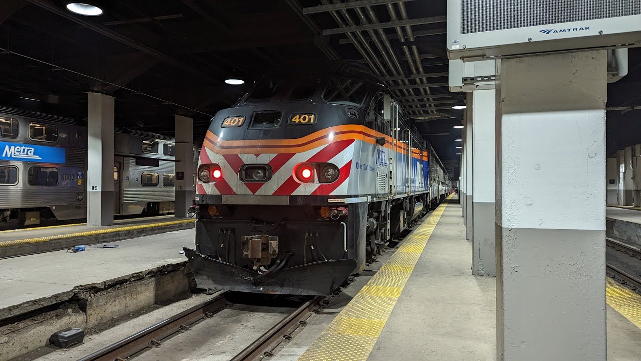 Metra Milwaukee District West Line Chicago Union Station - Big Timber Road MP36PH-3C + Gallery Cars