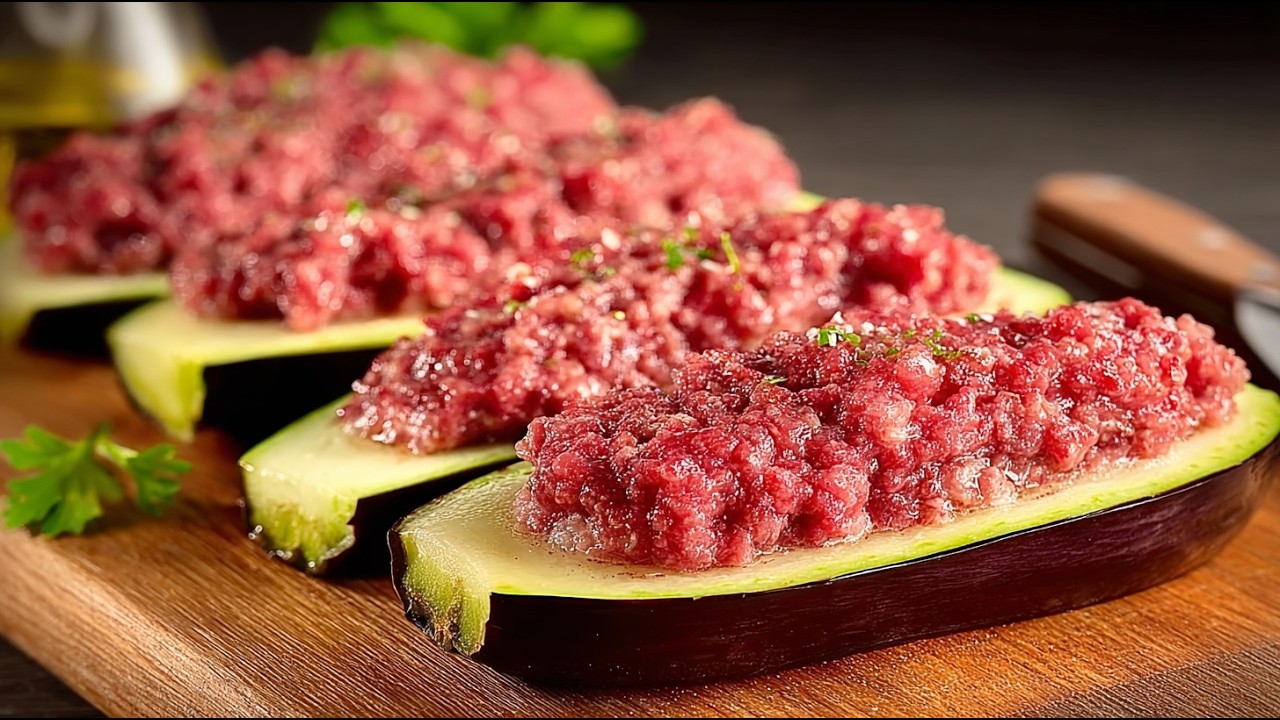 So hast du Auberginen noch nie gegessen! Gefüllte Auberginen mit Hackfleisch! Schnell und lecker!
