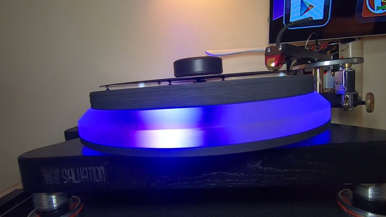 DIY AUDIO: SUPATRAC  Underhung tonearm + SALVATION turntable + Clam-shell UM18 Subs