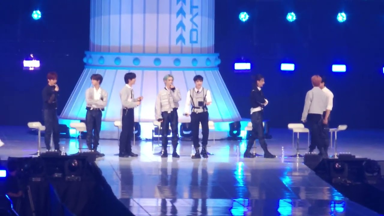 230701 StrayKids 3rd Fanmeeting PILOT :FOR ☆☆☆☆☆ 토크 : '특'칭친과 백허그