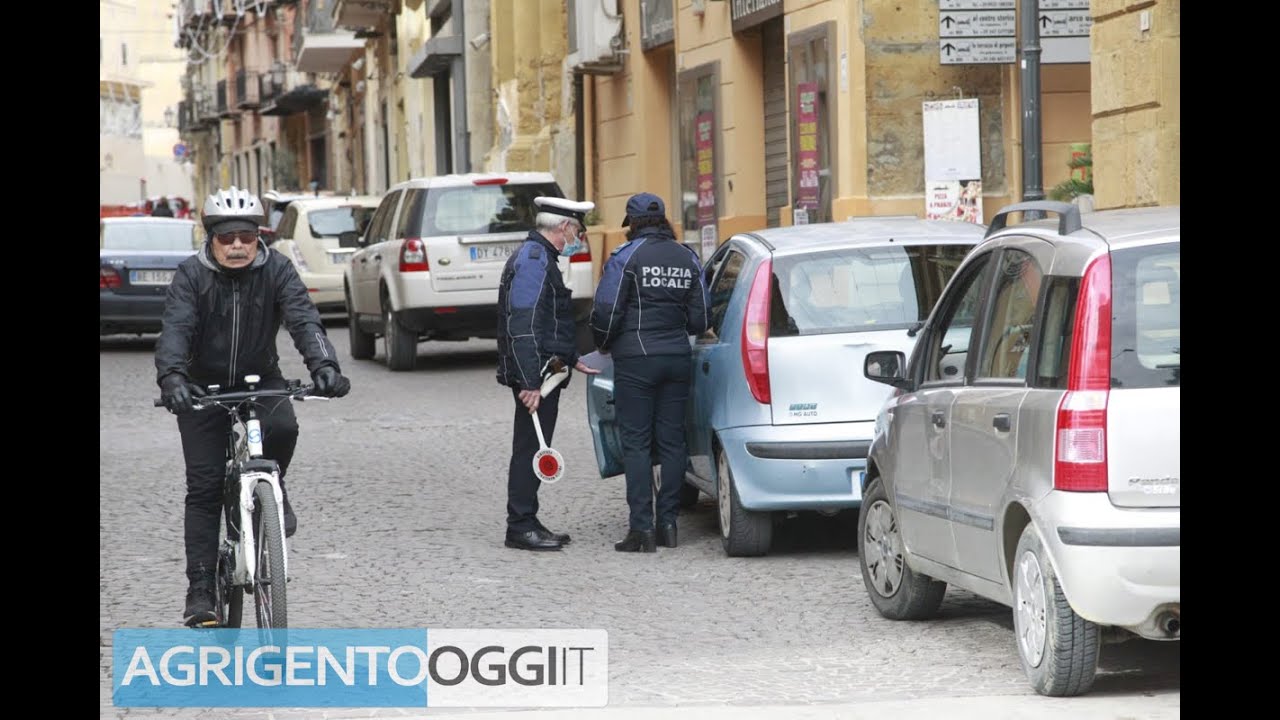 COVID  AGRIGENTO, PRIMO GIORNO ZONA ROSSA: RUNNER E POCHE AUTO IN STRADA VIDEO