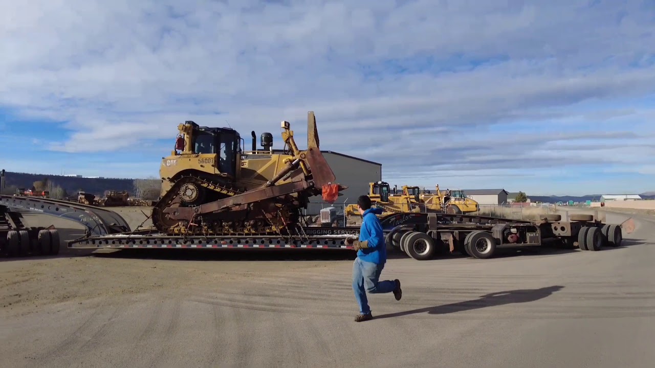 Putting the HEAVY in Heavy Rescue!  A day in the life of a pilot car driver