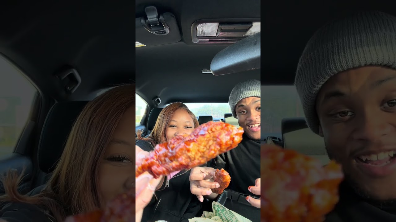 Отзывы о новых соусах Wingstop Hot Honey Garlic и Hot Honey Sriracha